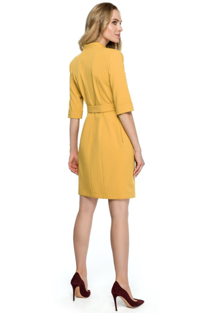 Sukienka Midi - Dopasowana Z Paskiem - żółta